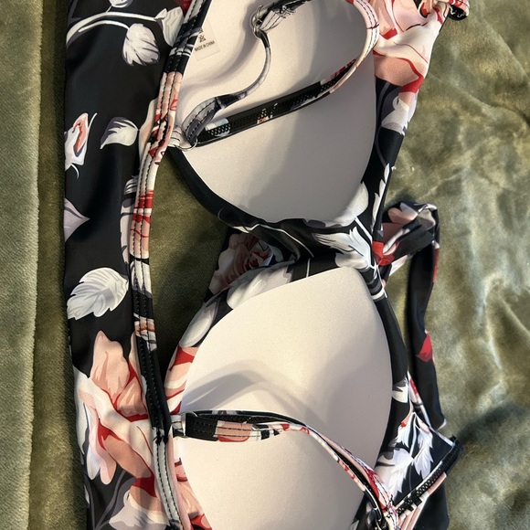 Padded swim suit top - Picture 2 of 2